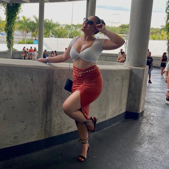 Satin rust asymmetrical ruched open slit skirt - Picture 7 of 9